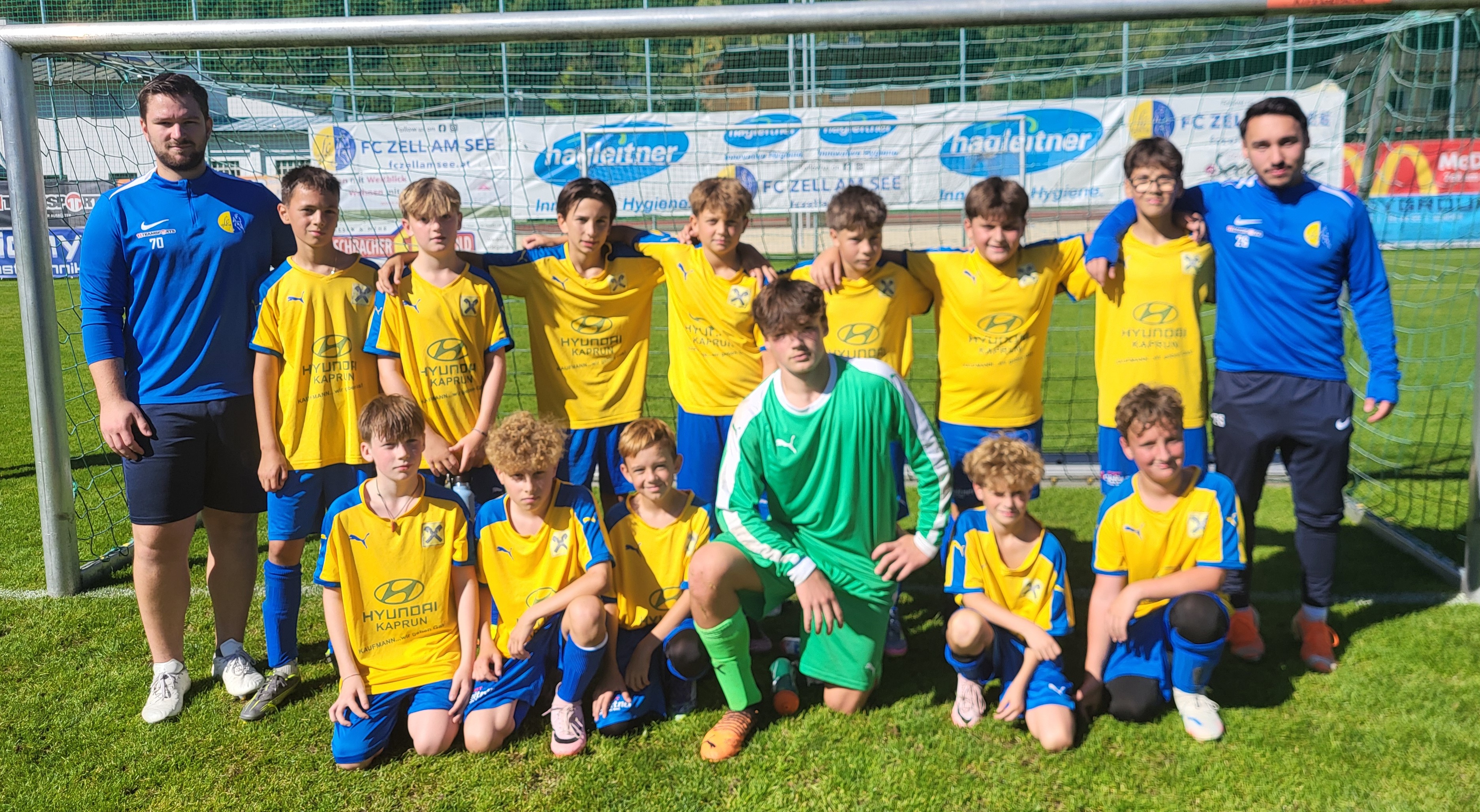 Mannschaftsfoto der U13 des FC Zell am See